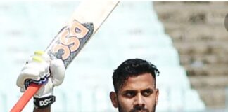 তৃণমূলে মনোজ, সৌমিক, বিজেপিতে দিন্দা