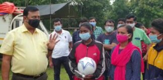 খেলোয়াড়দের পাশে দাঁড়াতে জঙ্গলমহলে ছুটলেন স্বপন ব্যানার্জি
