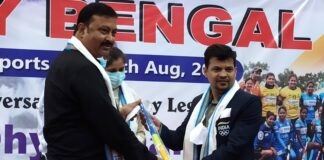 আলি কামারকে বেঙ্গল হকির সংবর্ধনা